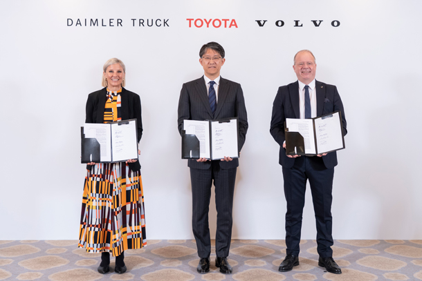Hydrogen Fuel Cell News: Toyota to Join cellcentric as Equal Shareholder with Daimler Truck and Volvo Group