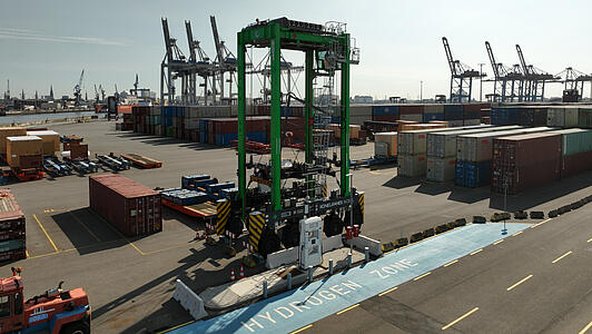 Hydrogen Fuel Cell News: Zero-Emission Straddle Carrier Trials Usher New Era at Hamburg Port
