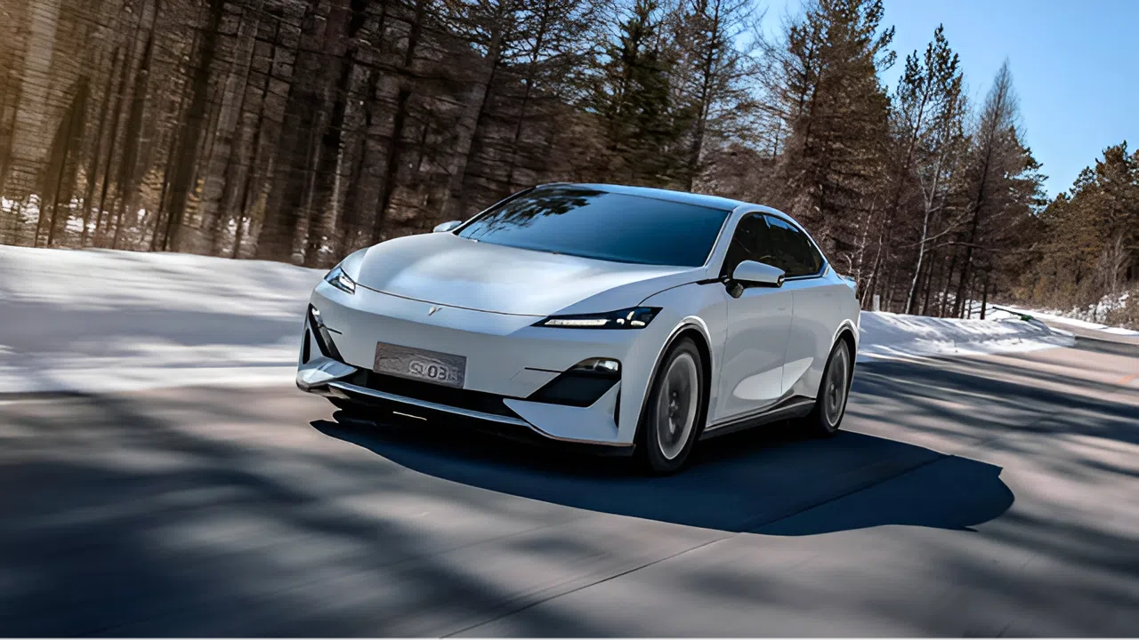 Deepal SL03 Debuts First-Generation Hydrogen Fuel Cell System