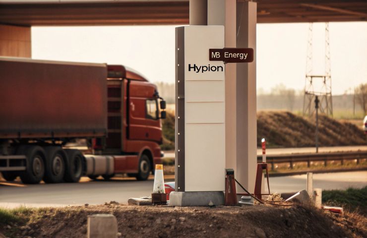 Hydrogen Infrastructure Breakthrough: MB Energy and Hypion Launch 2-Tonne Truck Refuelling Station in Lübeck
