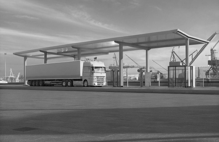 Hydrogen Fuel Cells in Action: Hyundai’s 2025 XCIENT Truck Hits Prince Rupert Port