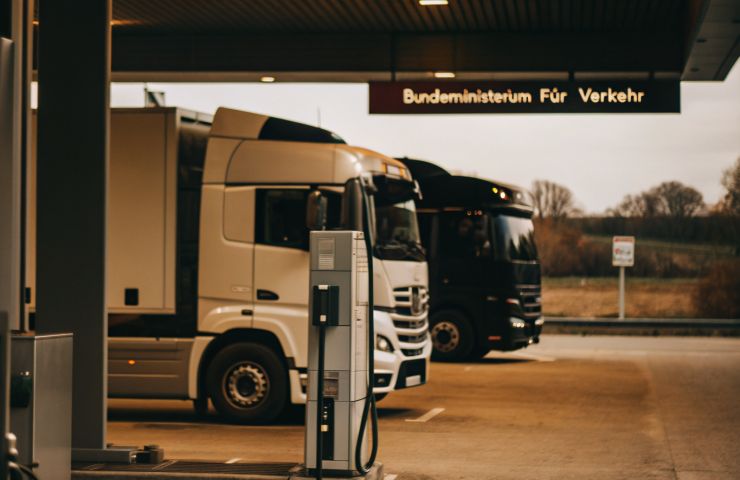 Germany's €220M Drive for 40 Refueling Stations and 400 Hydrogen Trucks