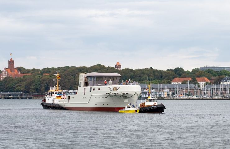 Hydrogen Propulsion News: DLR Launches MODULARIS Floating Laboratory for Maritime Research