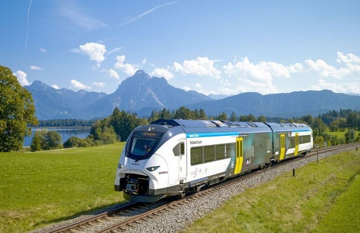 Ballard to supply 24 FCrail modules for Romania’s first Mireo Plus H hydrogen trains