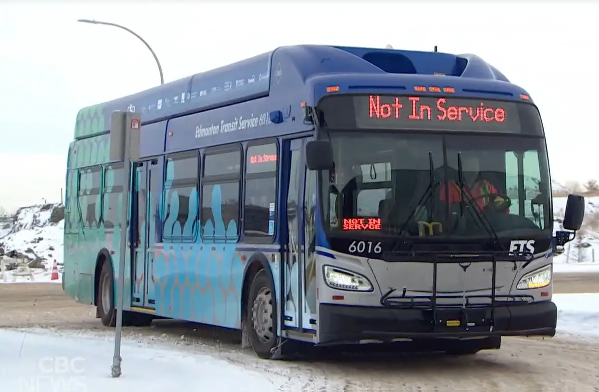 Hydrogen bus pilot brings hope for a new energy economy in Canadian city - H2 News