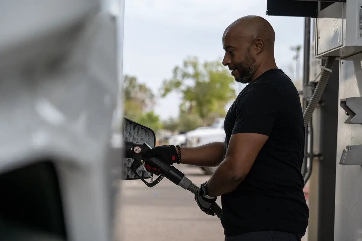 Nikola barrels forward with hydrogen fueling stations network - H2 News