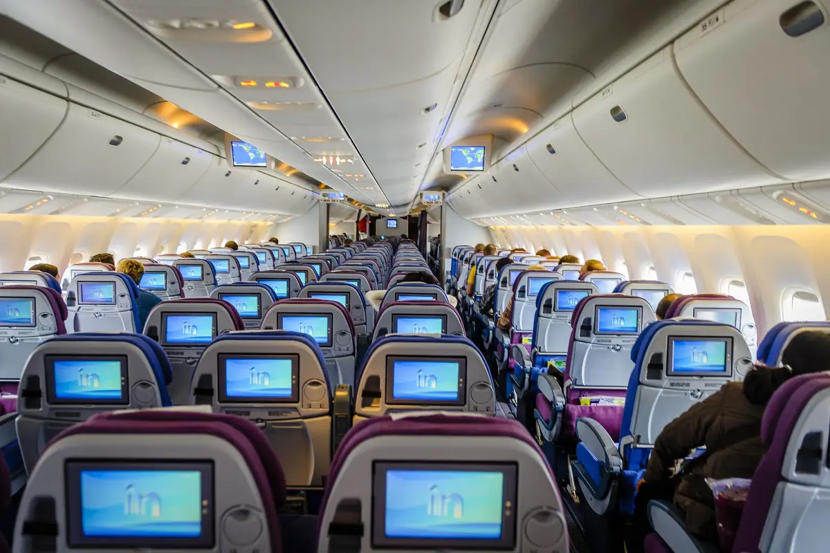 Universal Hydrogen will begin testing fuel cells in a passenger plane