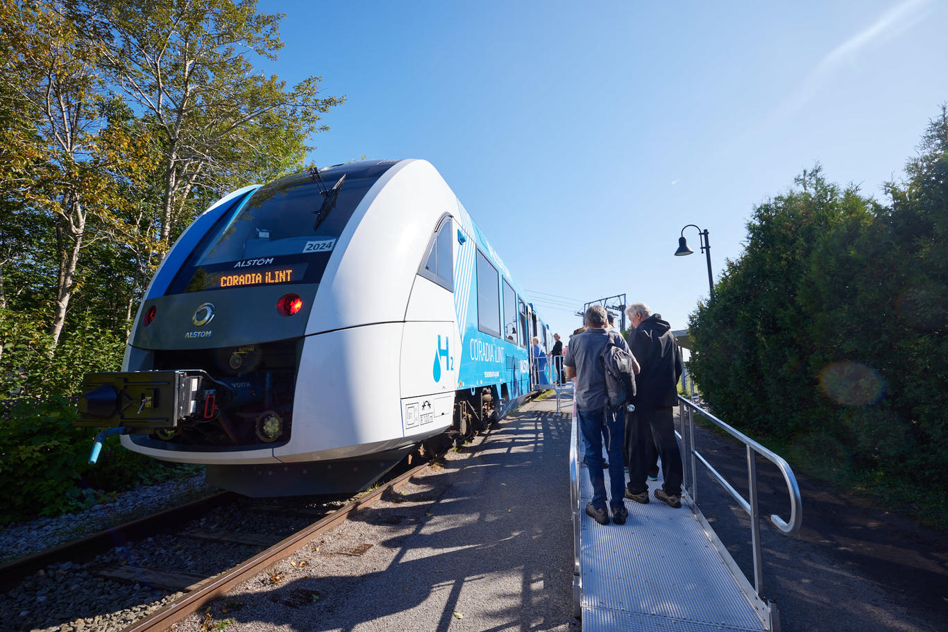 This hydrogen train is an ambitious project helping to shape the future and the world - H2 News