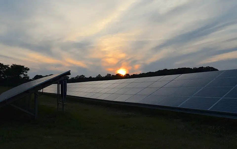 Florida utility make commitment to solar energy power