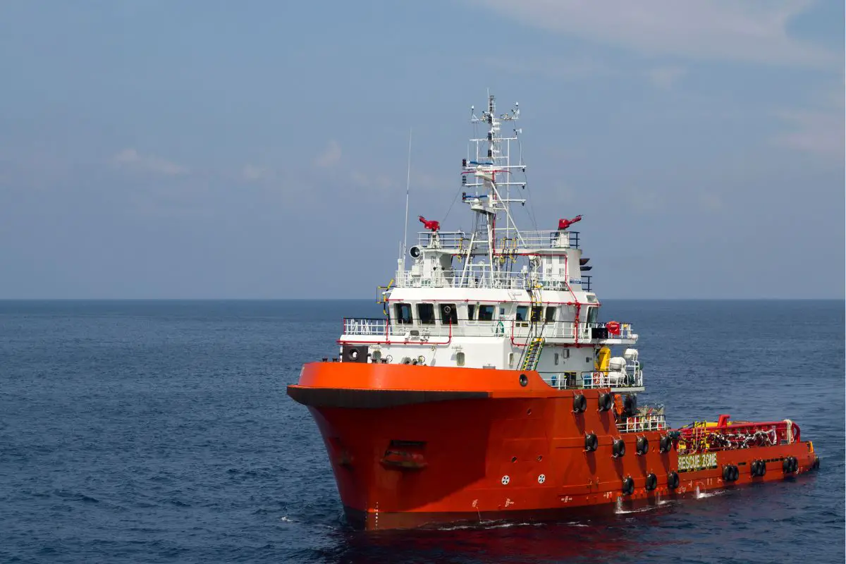 Powering hydrogen fuel production at sea with ammonia cracking  - H2 News