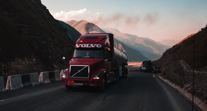 Volvo and Daimler Truck work together on heavy-duty truck fuel cells