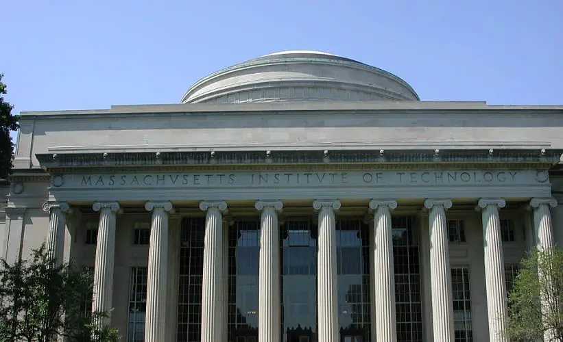 MIT researchers develop new battery system to store and release heat