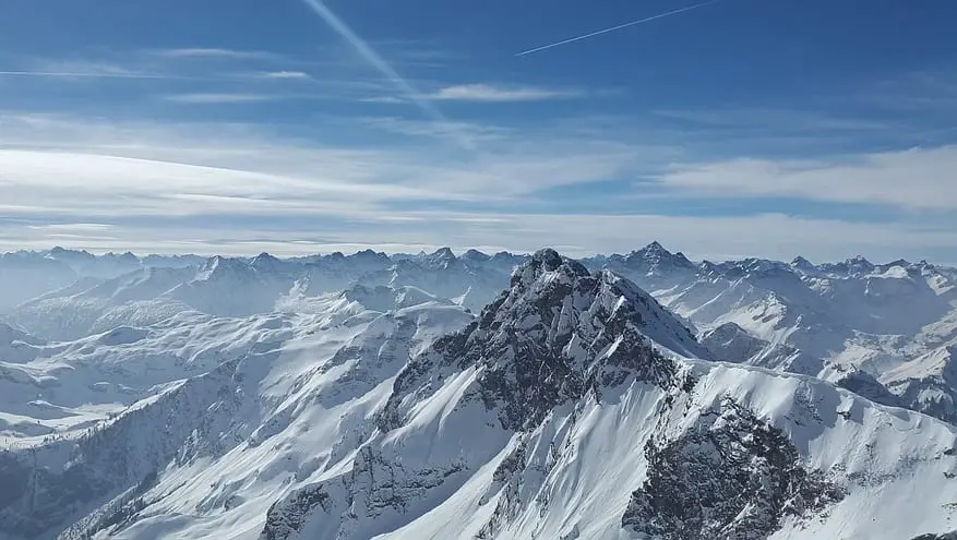 Solar energy study finds snowy mountaintops could be ideal for generating power