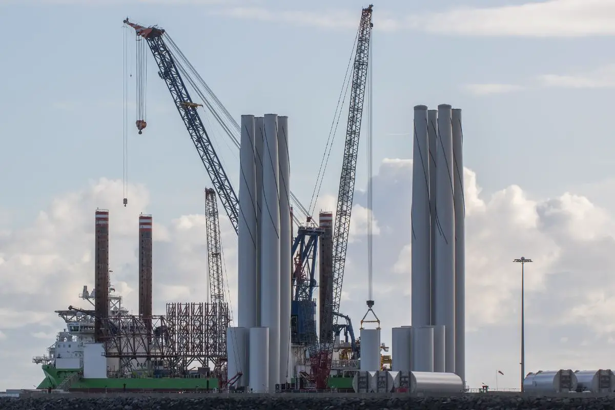 Green Hydrogen - Construction of Wind Turbines