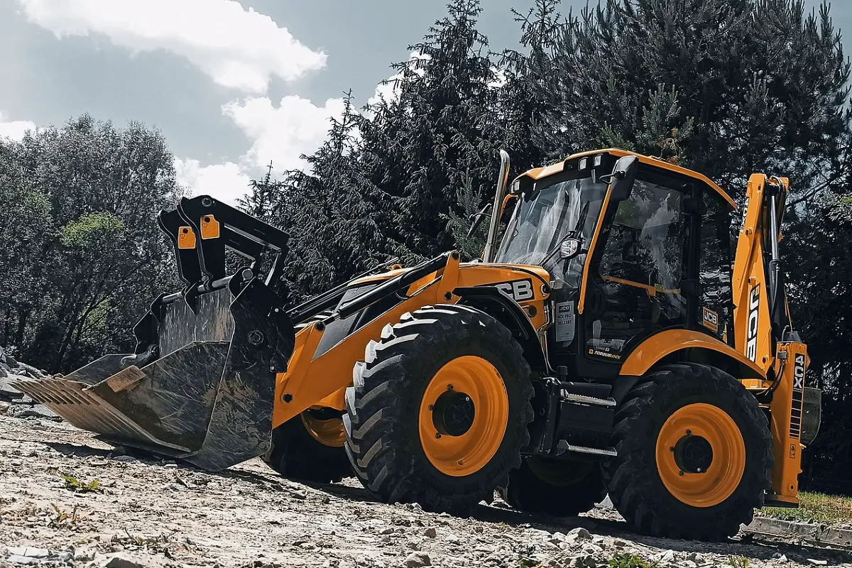 World’s first hydrogen digger soon to be on UK roads - H2 News