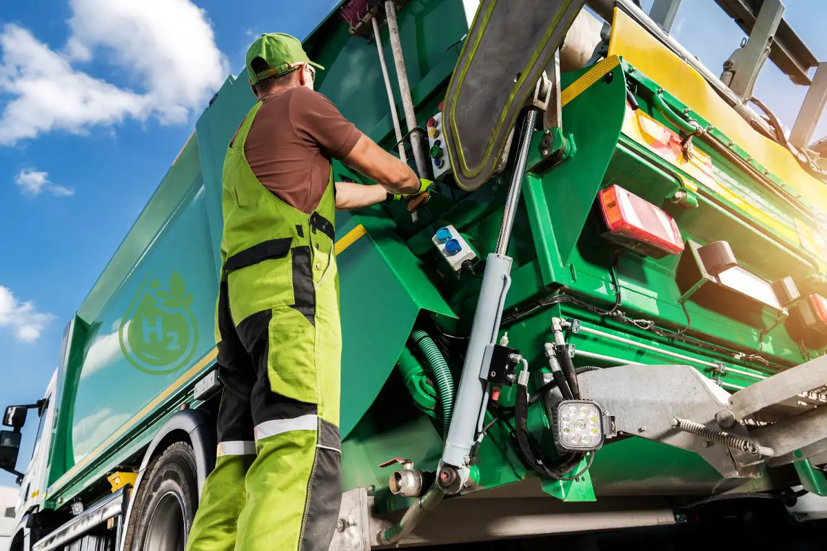 First-of-its-kind hydrogen garbage truck hits the streets of San Francisco - H2 News
