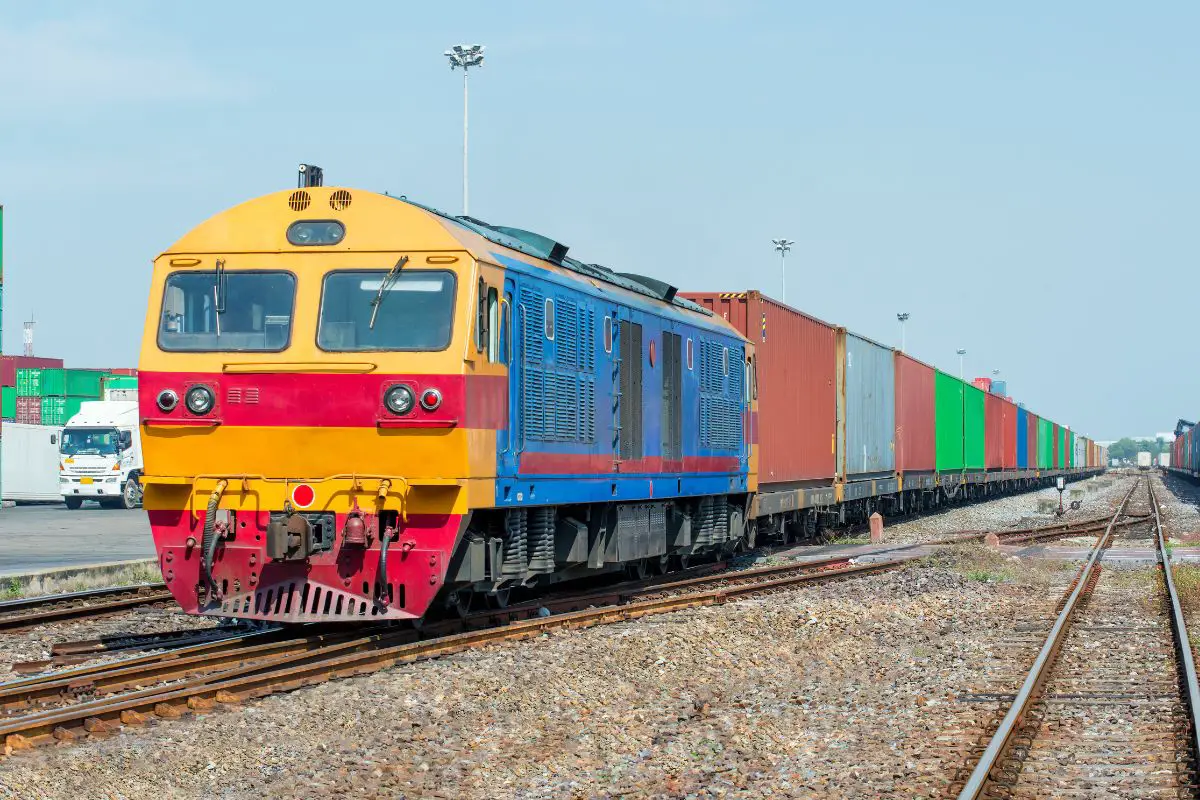 First hydrogen freight train to be used by Nestlé Waters France - H2 News