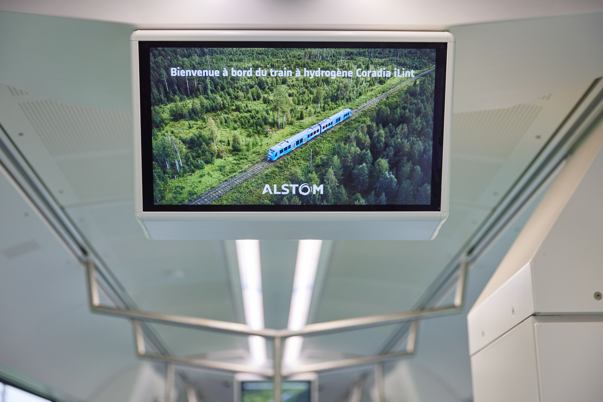 First hydrogen train in North America enters service in Quebec - H2 News