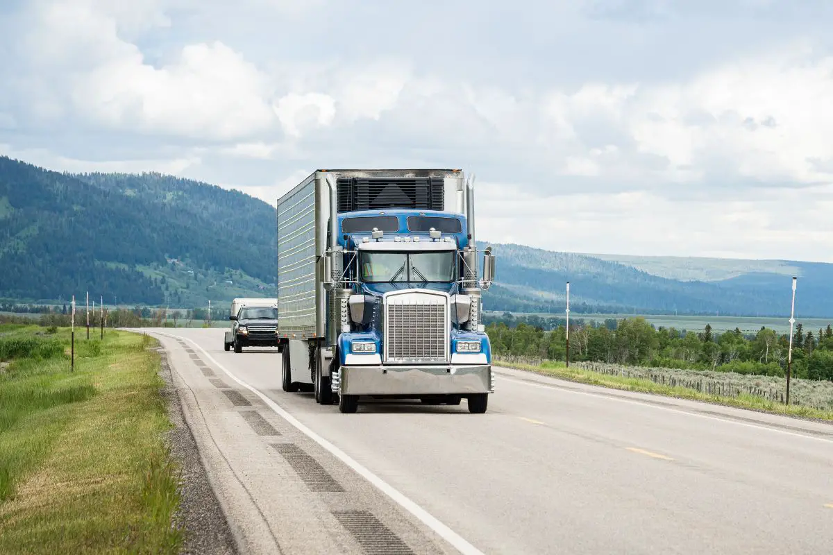 Commercial hydrogen trucks to be tested for the first time in Canada - H2 News