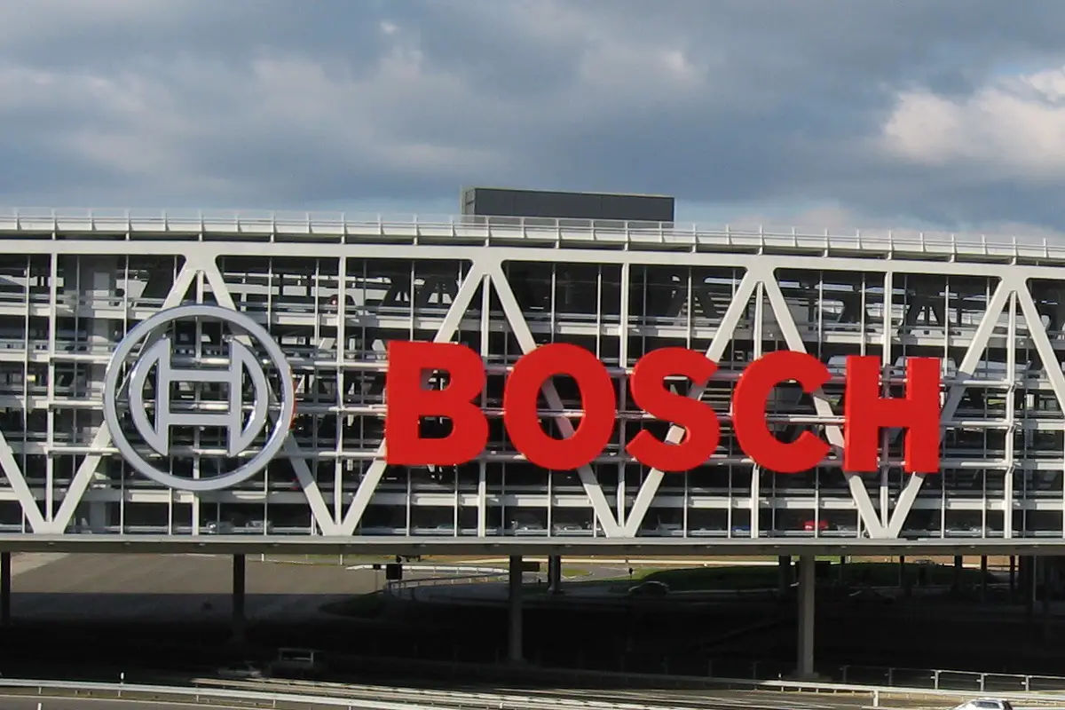 Hydrogen truck fuel cells to receive $200M from Bosch - H2 News
