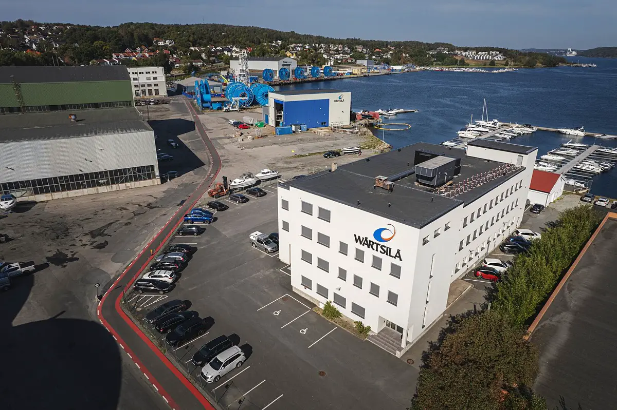 Hydrogen-blended fuel successfully used to power largest commercially operated engine - H2 News