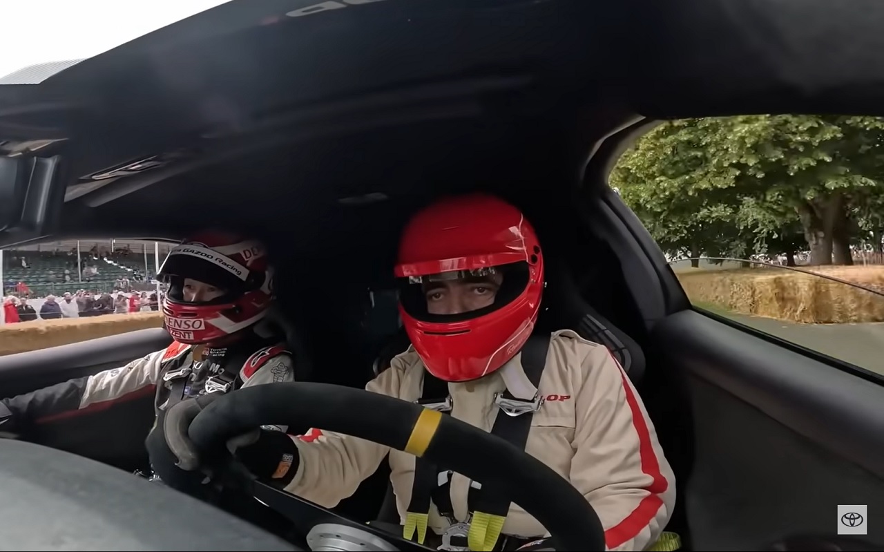 Toyota hydrogen car enjoys time in the spotlight with Rowan Atkinson at the wheel - H2 News