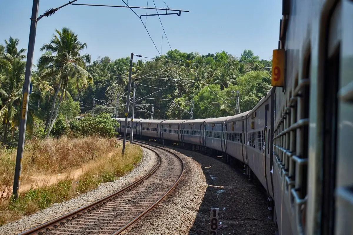 Hydrogen fuel cell trains bidding shut down by Indian Ministry of Railways